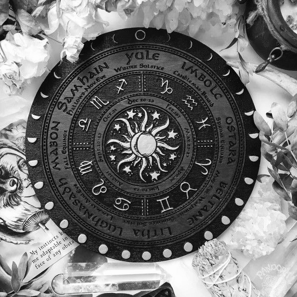 La Roue de l’Année païenne : aligner ses objectifs avec les cycles de la nature