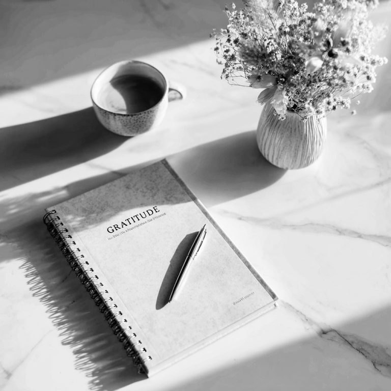 Gratitude & Manifestation : le duo puissant qui attire l’abondance